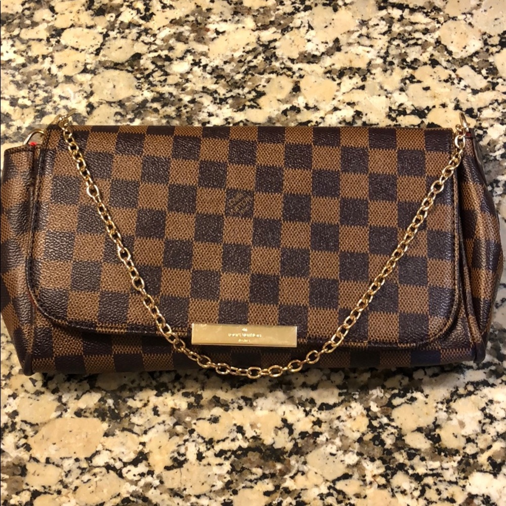Crossbody clutch bag